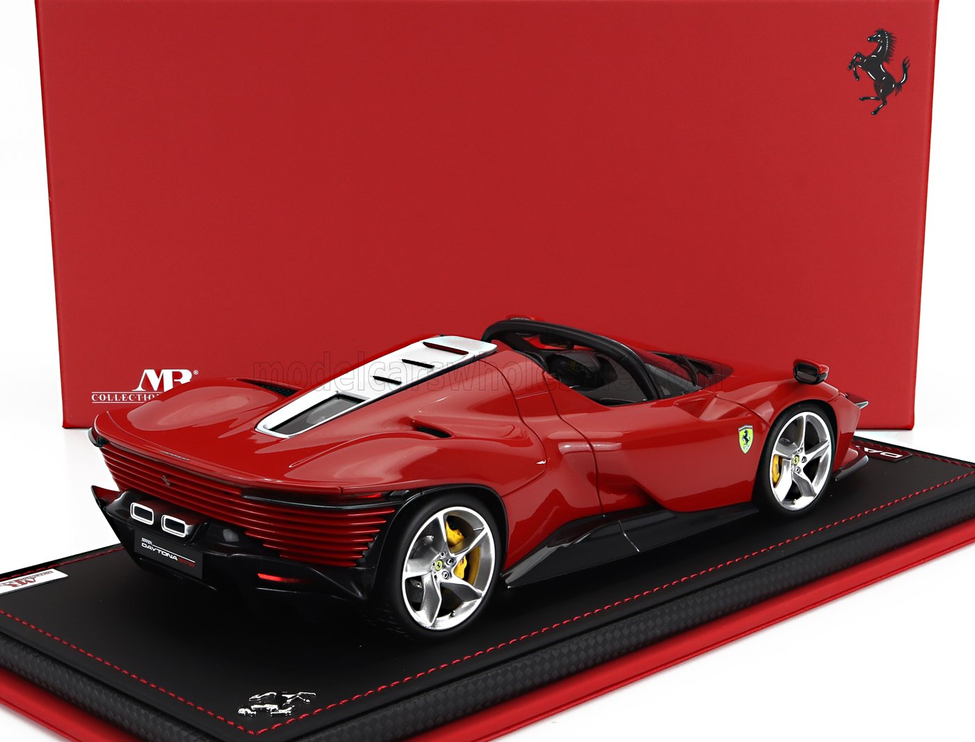 MR-MODELS - 1/18 - FERRARI - DAYTONA SP3 2022 - CON VETRINA - ROSSO CORSA - RED