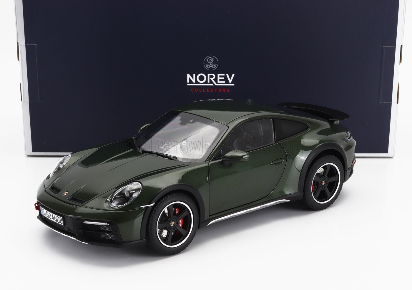 NOREV - 1/18 - PORSCHE - 911 992 DAKAR COUPE 2023 - GREEN MET