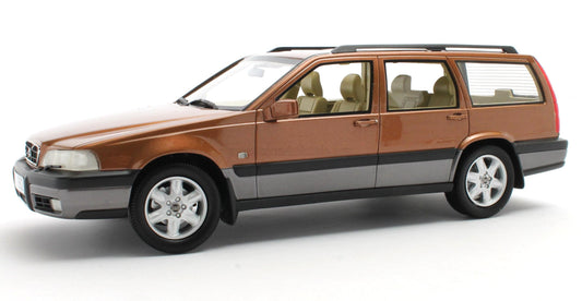 CULT-SCALE MODELS - 1/18 - VOLVO - V70 XC CROSS COUNTRY SW STATION WAGON 1996 - BROWN
