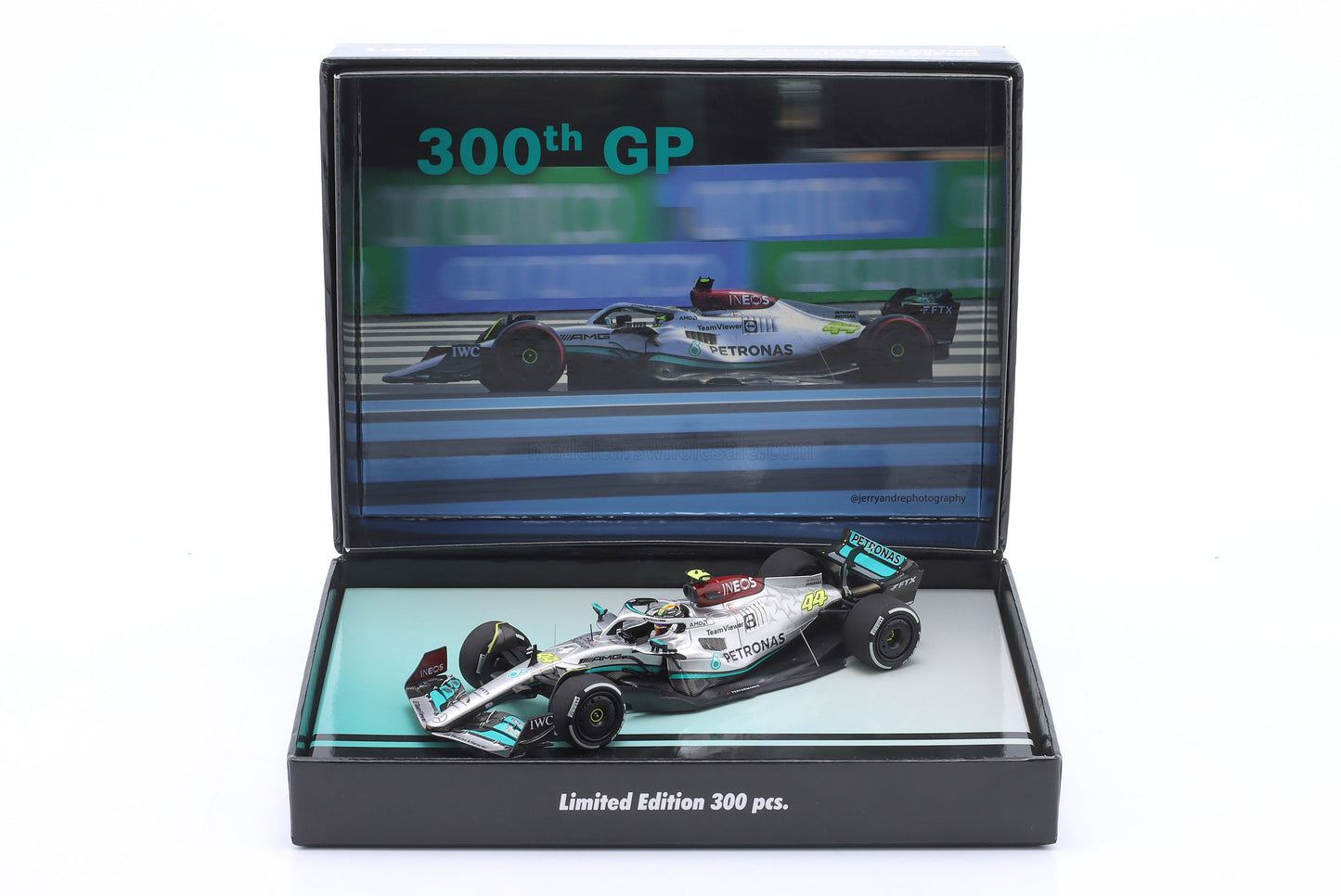 MINICHAMPS - 1/43 - MERCEDES GP - F1 W13E TEAM MERCEDES-AMG PETRONAS F1 N 44 (300th F1 GRAND PRIX) 2nd FRANCE GP 2022 LEWIS HAMILTON - SILVER GREEN