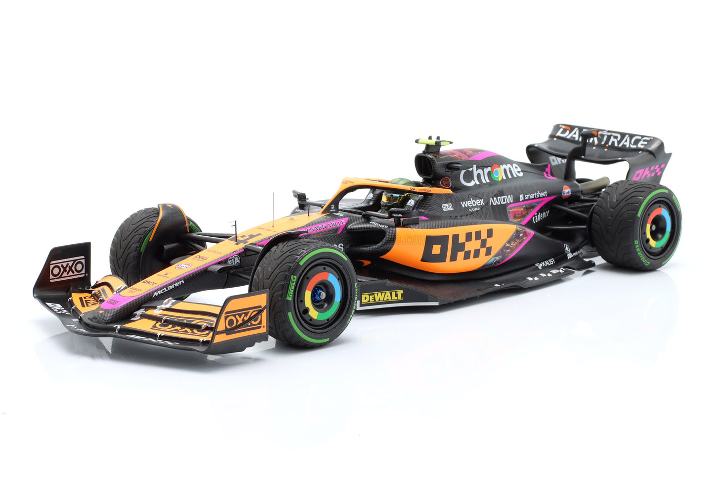 MINICHAMPS - 1/18 - McLAREN - F1 MCL36 MERCEDES TEAM MCLAREN N 4 SINGAPORE GP 2022 LANDO NORRIS - ORANGE LIGHT BLUE