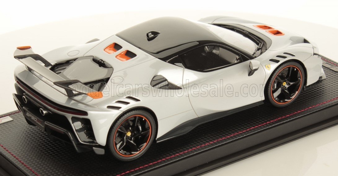 MR-MODELS - 1/18 - FERRARI - SF90 XX STRADALE 2024 - CON VETRINA - WITH SHOWCASE - BIANCO ARTICO - WHITE ORANGE BLACK