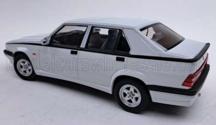 TRIPLE9 - 1/18 - ALFA ROMEO - 75 1988 - WHITE