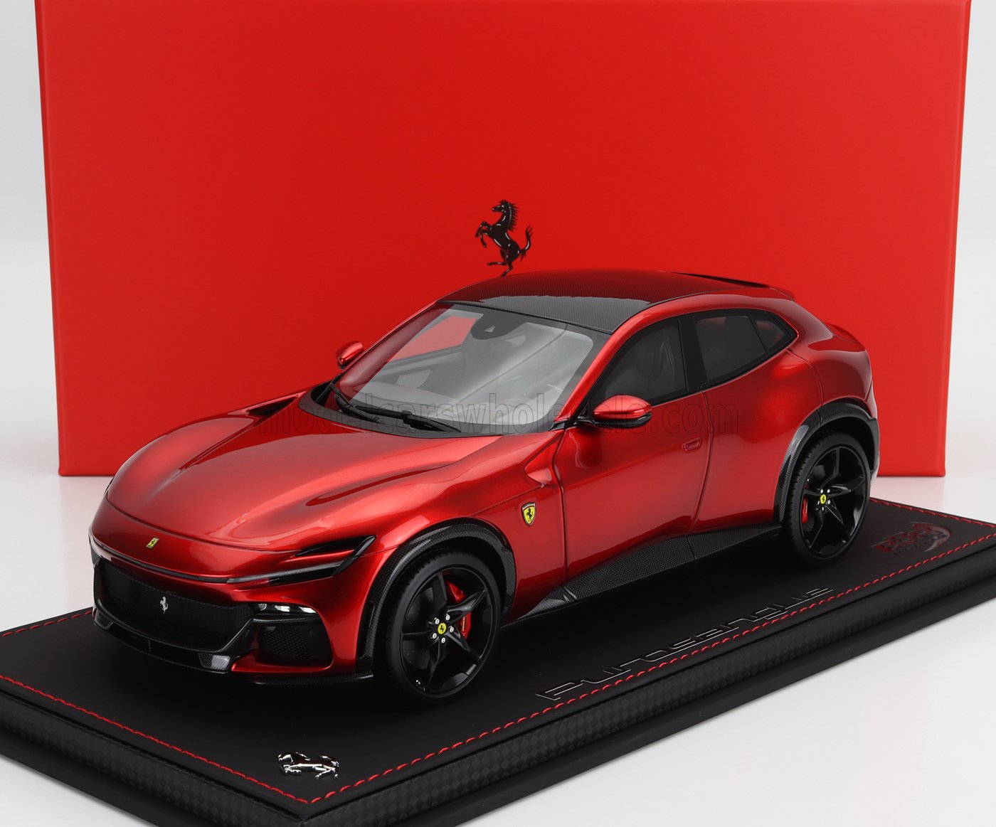 BBR-MODELS - 1/18 - FERRARI - PUROSANGUE SUV 2022 - CON VETRINA - WITH SHOWCASE - ROSSO MAGMA - RED MET