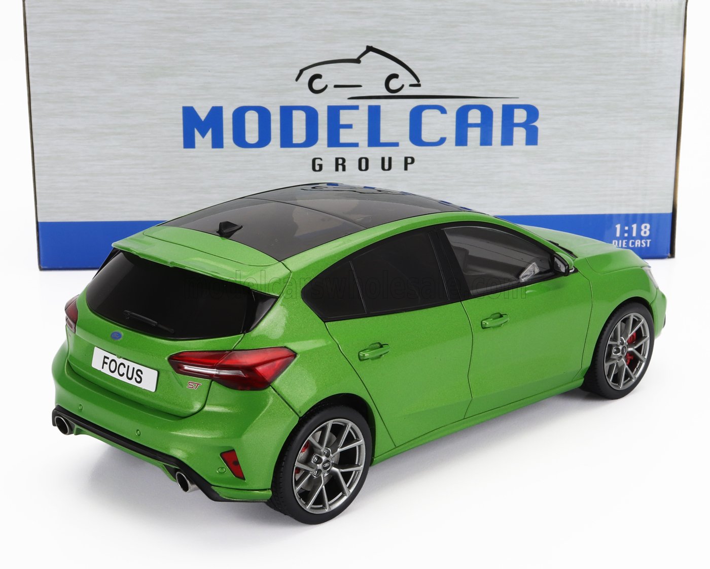 MCG - 1/18 - FORD ENGLAND - FOCUS ST 2022 - GREEN MET