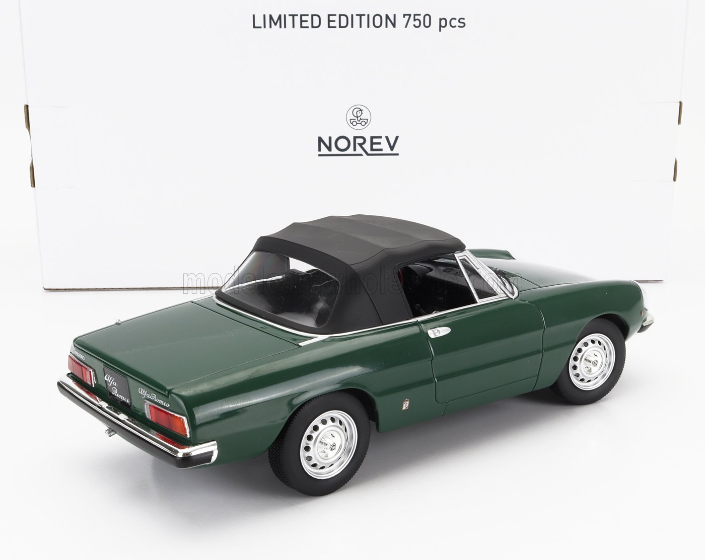 NOREV - 1/18 - ALFA ROMEO - DUETTO 2000 SPIDER 1978 - GREEN