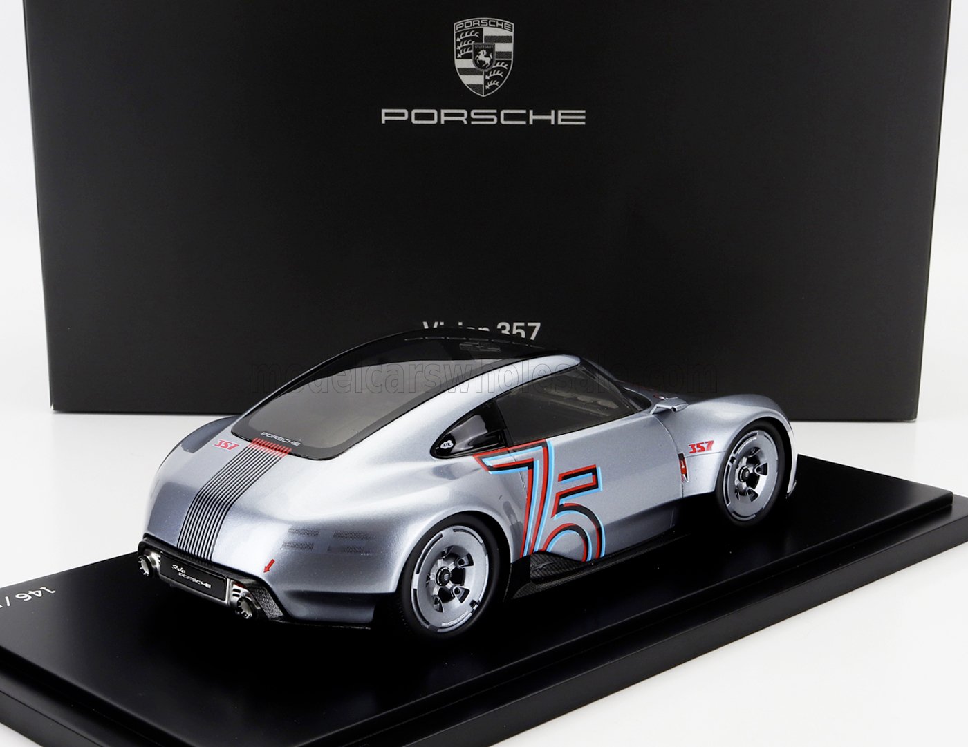 SPARK-MODEL - 1/18 - PORSCHE - VISION 357 2023 - 75th ANNIVERSARY PORSCHE SPORTS CAR 1948-2023 - CON VETRINA - WITH SHOWCASE - GREY MET