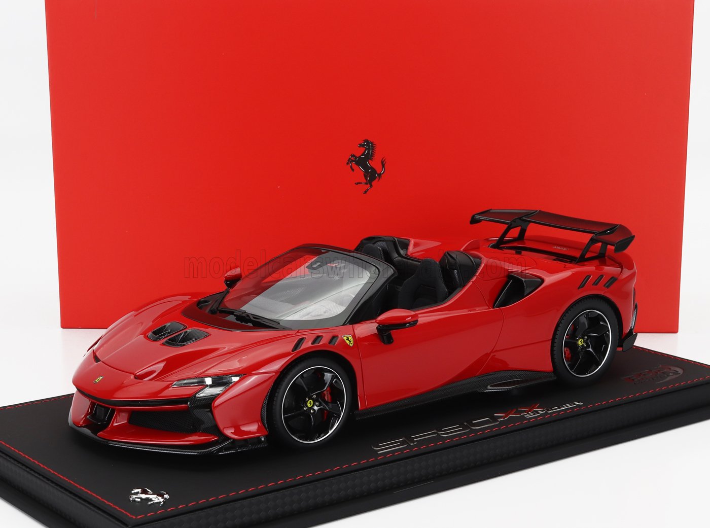 BBR-MODELS - 1/18 - FERRARI - SF90 XX STRADALE SPIDER 2024 - CON VETRINA - WITH SHOWCASE - ROSSO CORSA 322 - RED