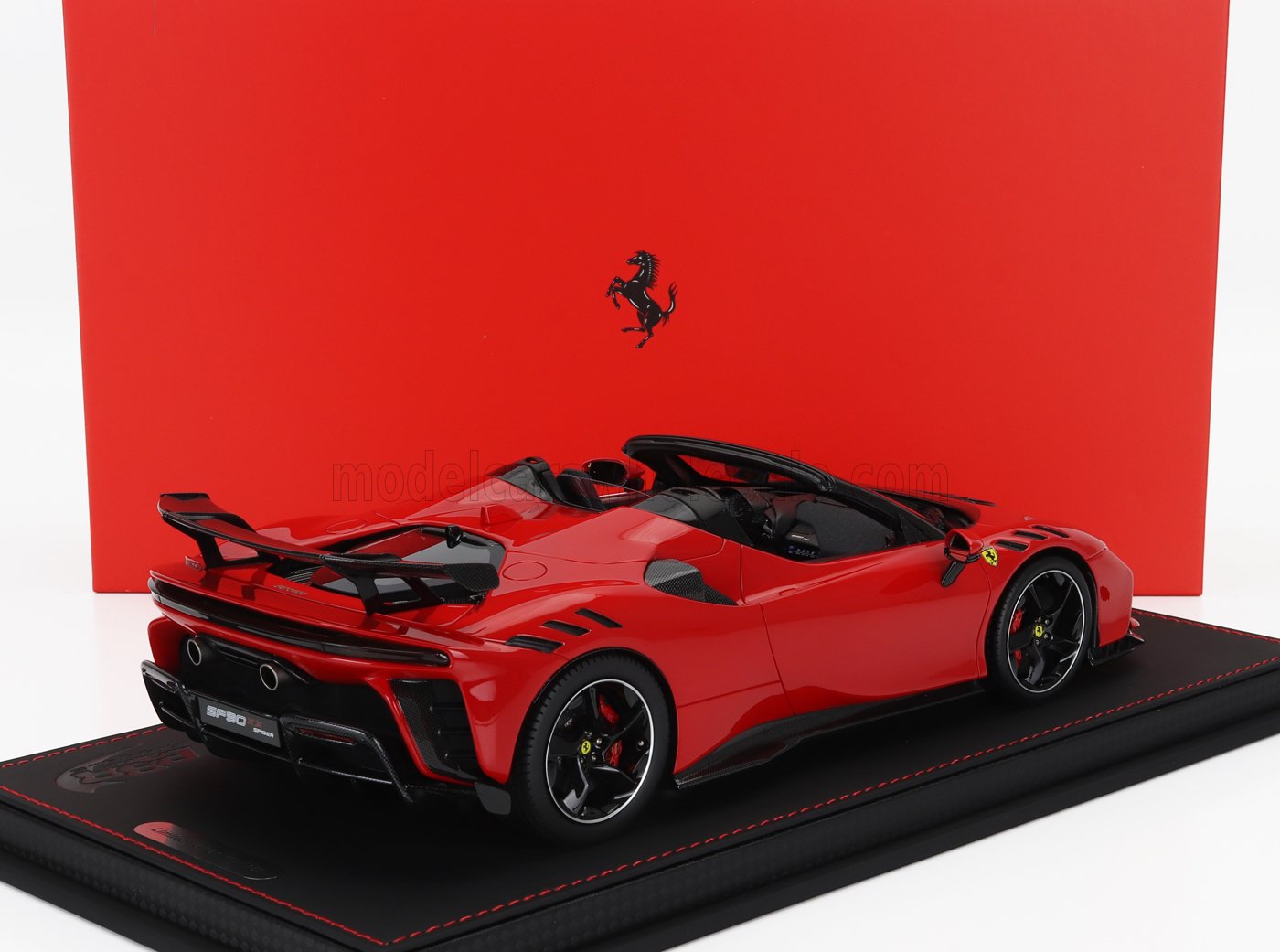 BBR-MODELS - 1/18 - FERRARI - SF90 XX STRADALE SPIDER 2024 - CON VETRINA - WITH SHOWCASE - ROSSO CORSA 322 - RED