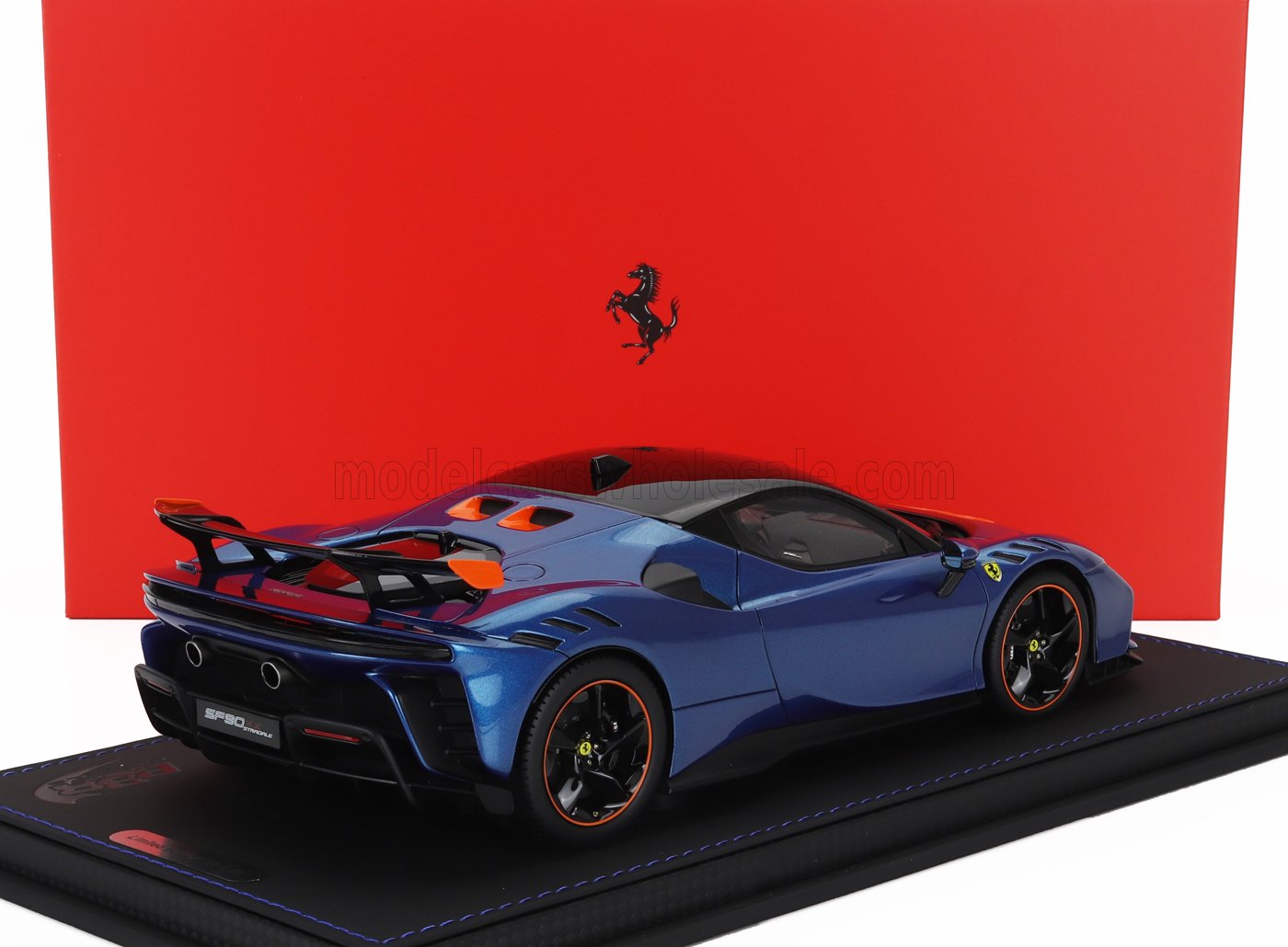 BBR-MODELS - 1/18 - FERRARI - SF90 XX STRADALE 2024 - CON VETRINA - WITH SHOWCASE - BLU ELETTRICO - BLUE MET ORANGE BLACK