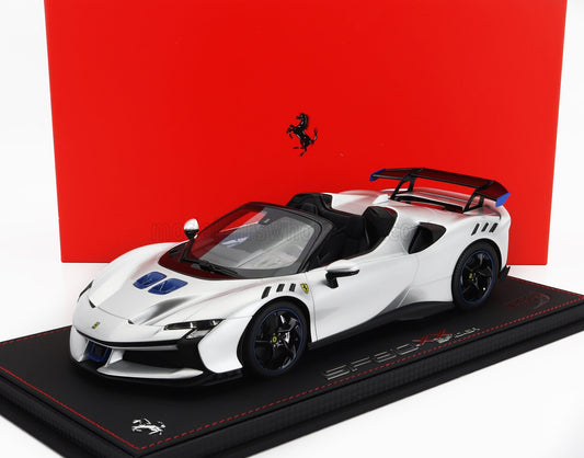 BBR-MODELS - 1/18 - FERRARI - SF90 XX STRADALE SPIDER 2024 - CON VETRINA - WITH SHOWCASE - ARGENTO NURBURGRING - SILVER BLUE