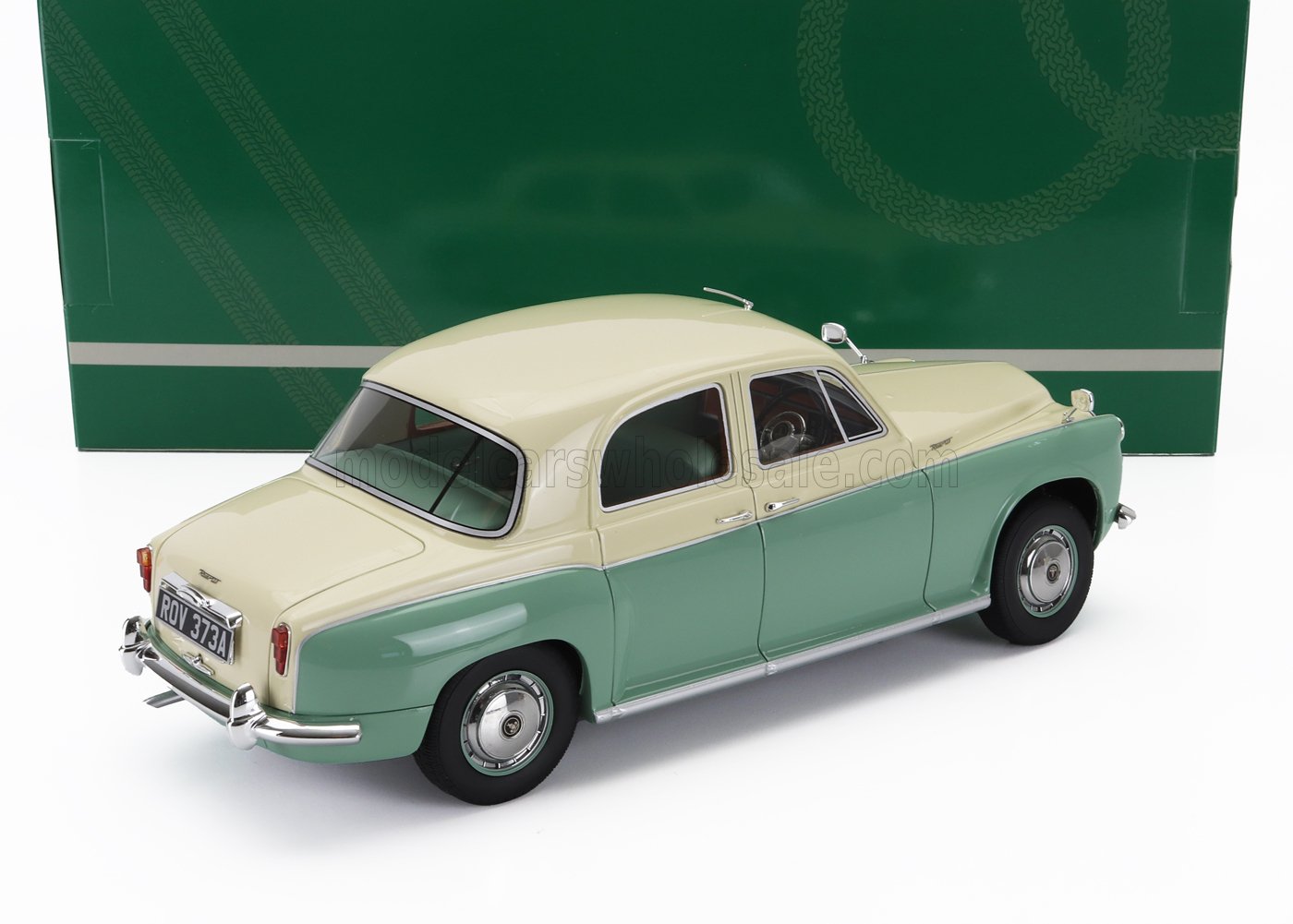 CULT-SCALE MODELS - 1/18 - ROVER - 110 P4 1962 - CREAM GREEN