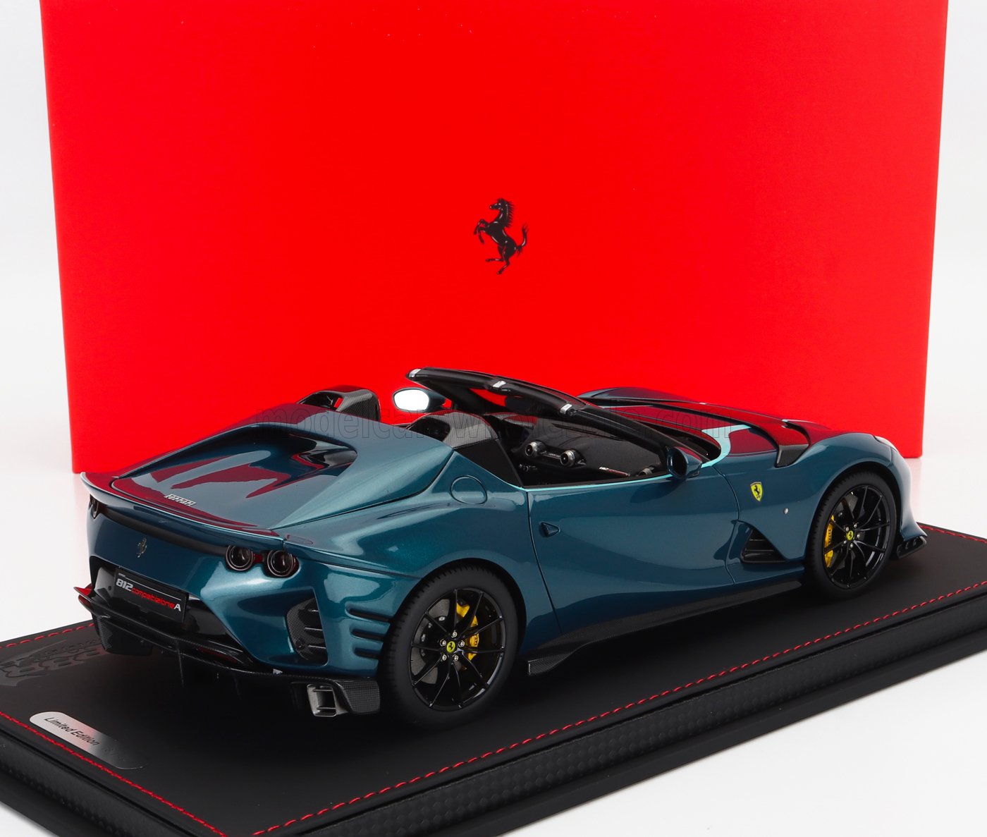 BBR-MODELS - 1/18 - FERRARI - 812 COMPETIZIONE A SPIDER 2022 - CON VETRINA - WITH SHOWCASE - BLU CAPRI - BLUE GREEN MET