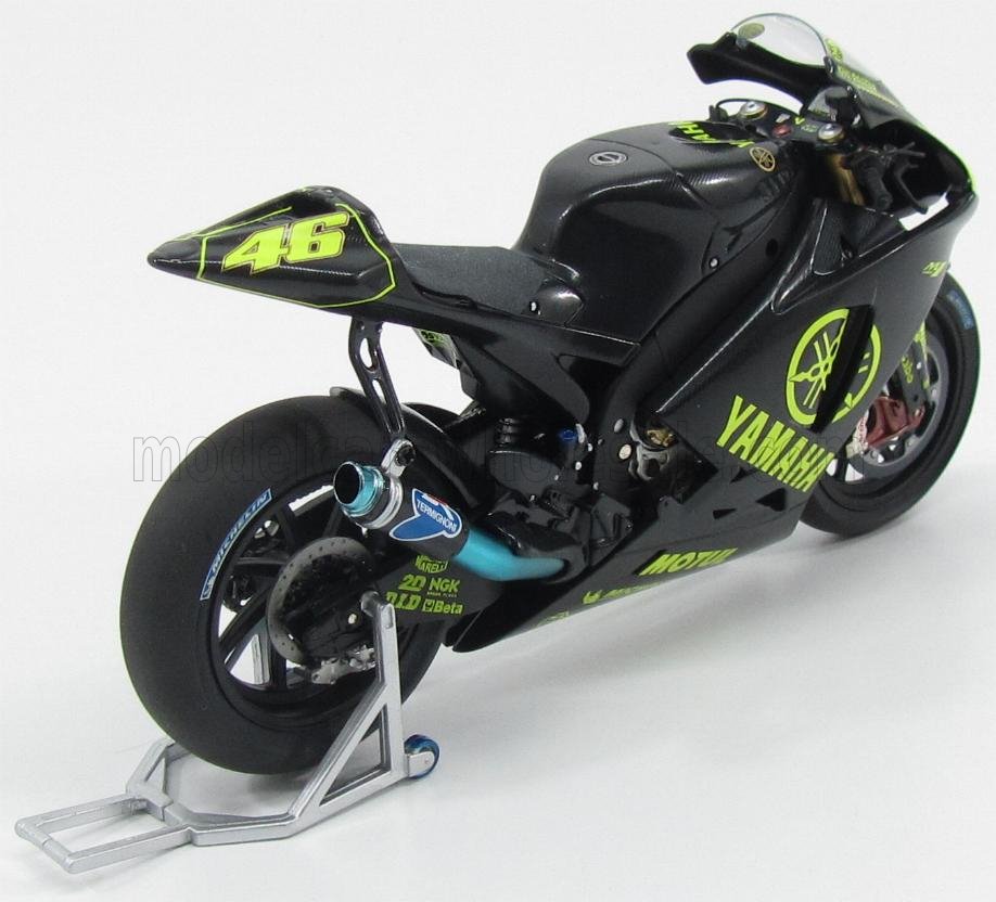 MINICHAMPS - 1/12 - YAMAHA - YZR-M1 N 46 TEST SEPANG MOTOGP 2007 VALENTINO ROSSI - BLACK