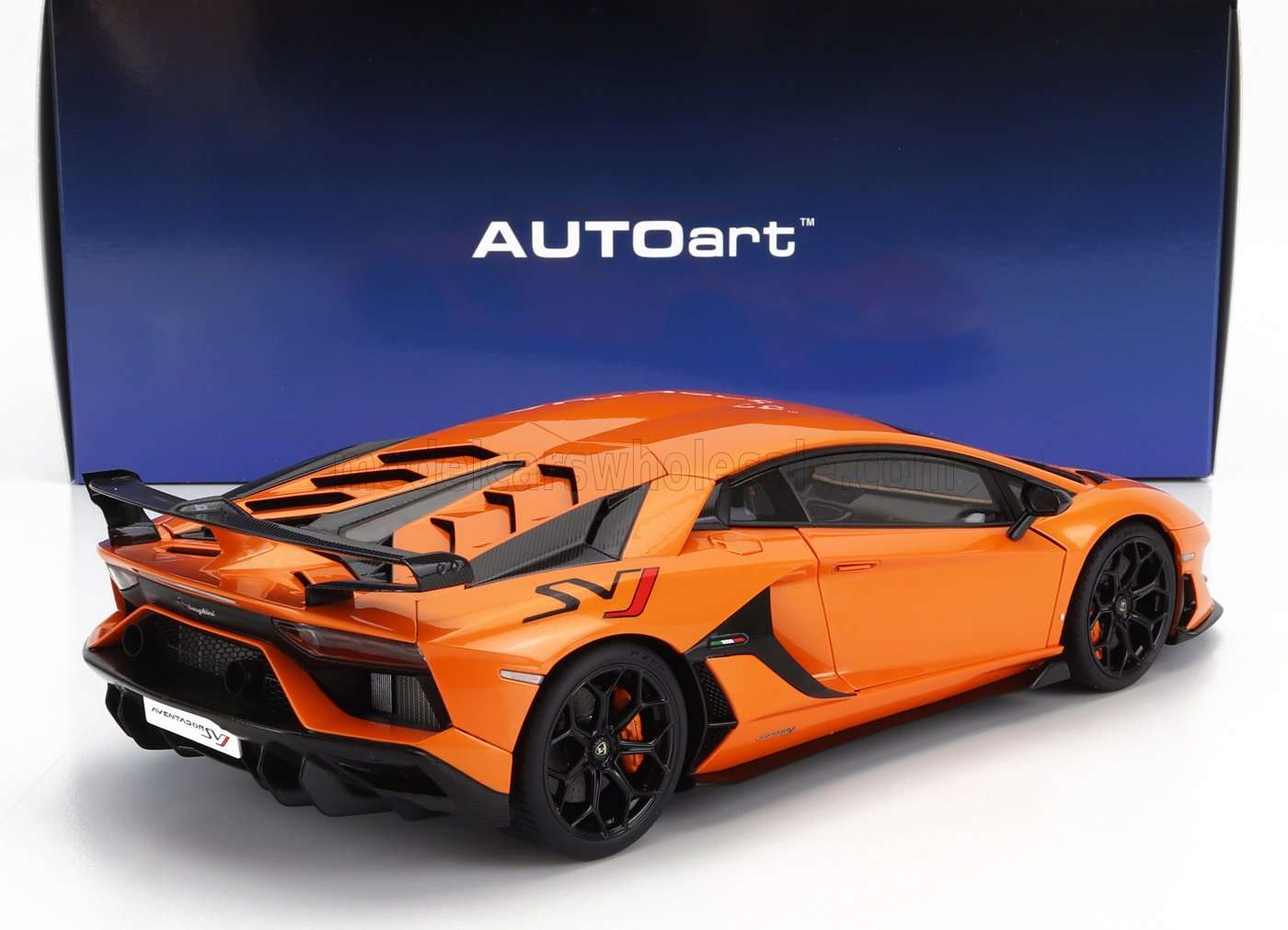 AUTOART - 1/18 - LAMBORGHINI - AVENTADOR SVJ 2018 - ORANGE 1/18 modellino da collezione 329 lacasadelmodellismo