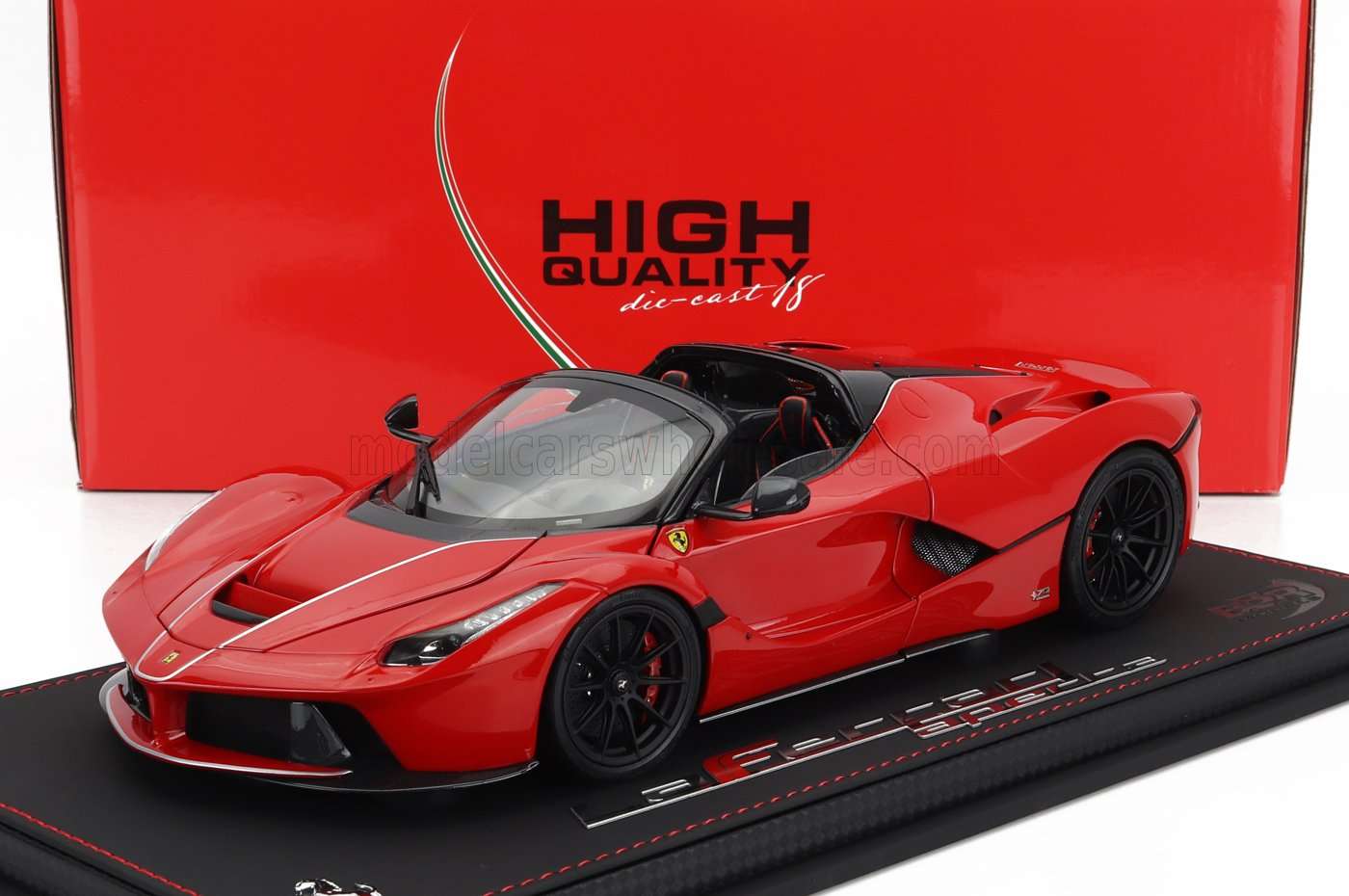 BBR-MODELS - 1/18 - FERRARI - LAFERRARI APERTA SPIDER 2016 - SPECIAL WHEELS - CON VETRINA - WITH SHOWCASE - ROSSO CORSA 322 - RED 1/18 modellino da collezione 499 lacasadelmodellismo