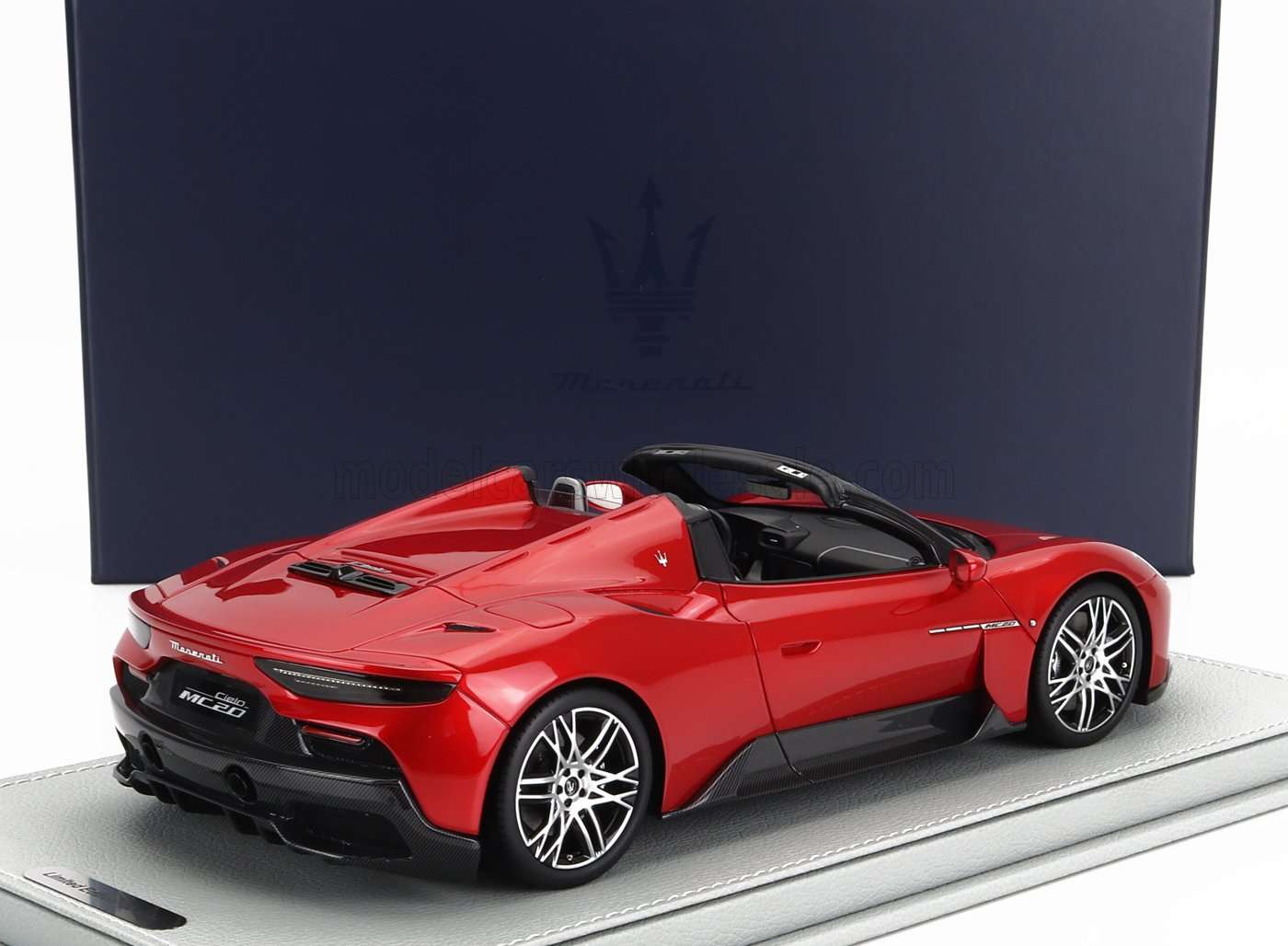 BBR-MODELS - 1/18 - MASERATI - MC20 CIELO SPIDER 2022 - CON VETRINA - WITH SHOWCASE - ROSSO VINCENTE MET RED 1/18 modellino da collezione 430 lacasadelmodellismo