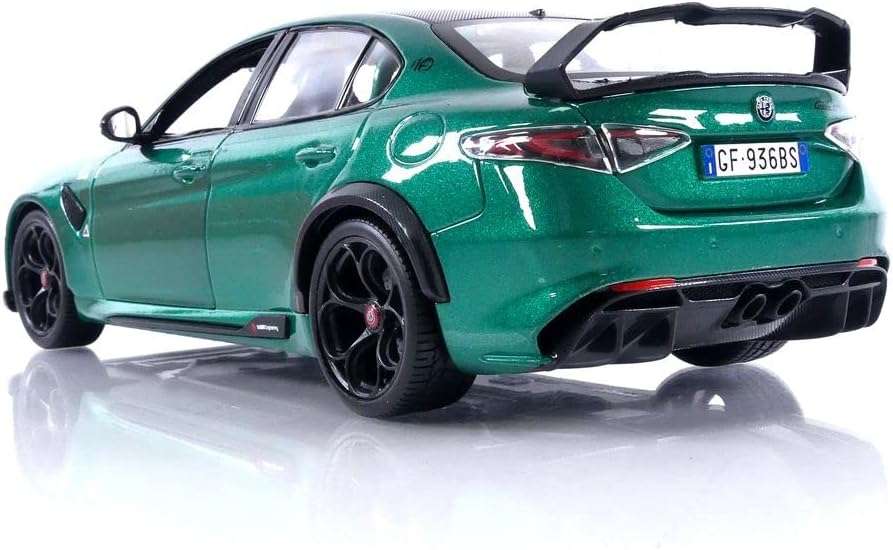 BURAGO - 1/18 - ALFA ROMEO - GIULIA GTAm 2020 - VERDE MONTREAL - GREEN MET 1/18 modellino da collezione 69 lacasadelmodellismo