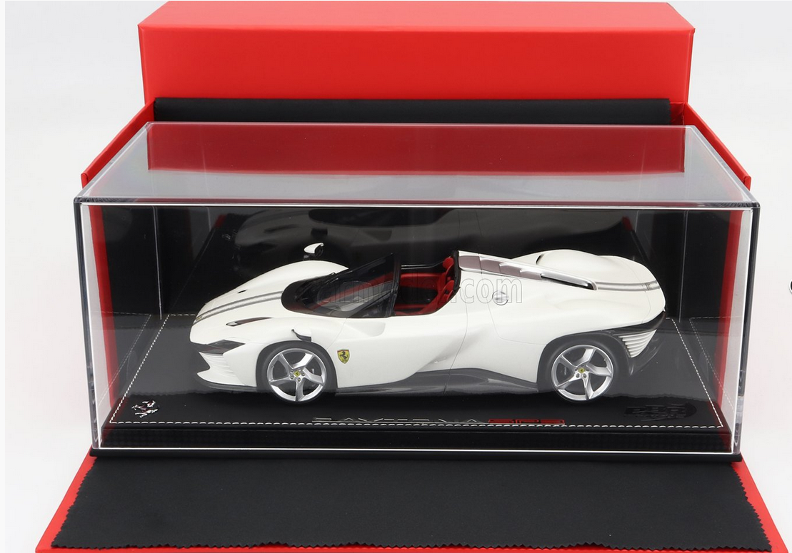 BBR-MODELS - 1/18 - FERRARI - DAYTONA SP3 OPEN ROOF ICONA 2022 - CON VETRINA - WITH SHOWCASE - BIANCO ITALIA - WHITE