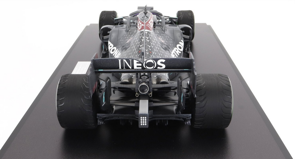 MINICHAMPS - MERCEDES GP - F1 W11 EQ PERFORMANCE TEAM AMG PETRONAS MOTORSPORT N 44 (WITH RAIN TYRES - 7 TIMES WORLD CHAMPION) WINNER TURKISH GP 2020 LEWIS HAMILTON - CON VETRINA - WITH SHOWCASE