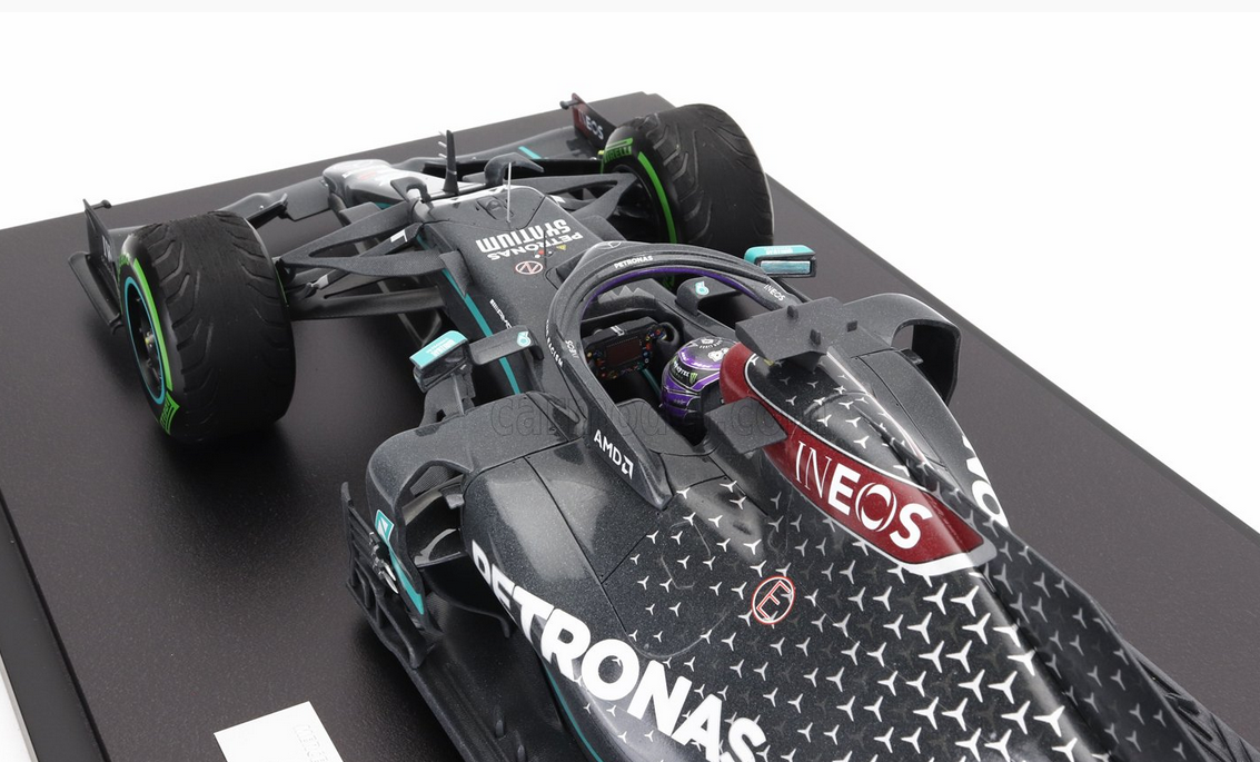 MINICHAMPS - MERCEDES GP - F1 W11 EQ PERFORMANCE TEAM AMG PETRONAS MOTORSPORT N 44 (WITH RAIN TYRES - 7 TIMES WORLD CHAMPION) WINNER TURKISH GP 2020 LEWIS HAMILTON - CON VETRINA - WITH SHOWCASE