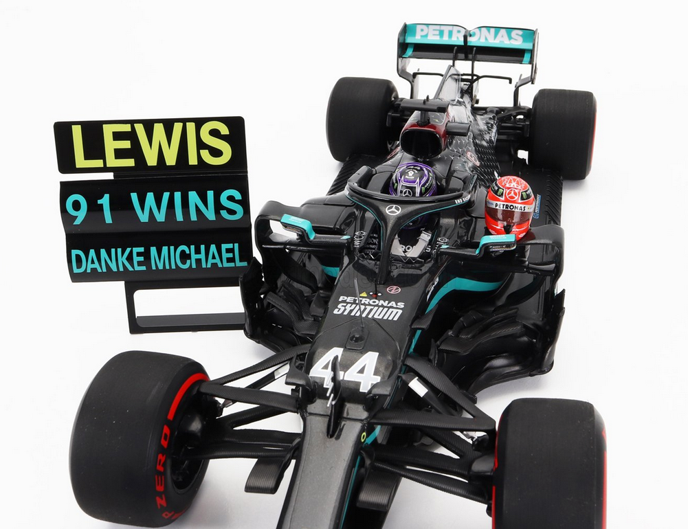 MINICHAMPS - MERCEDES GP - F1 W11 EQ PERFORMANCE TEAM AMG PETRONAS MOTORSPORT N 44 WORLD CHAMPION WINNER EIFEL GP 2020 (91st WIN) LEWIS HAMILTON 2  - WITH MICHAEL SCHUMACHER HELMET AND PIT BOARD