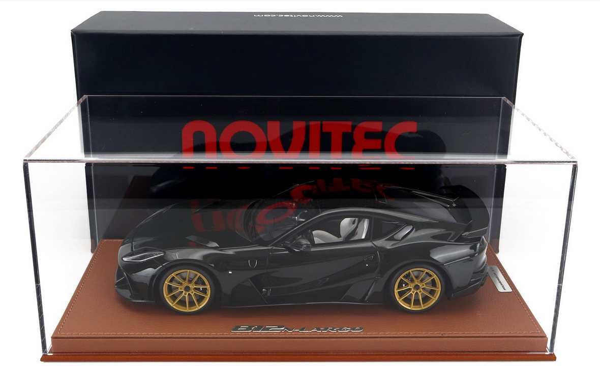 PEAKO - 1/18 - NOVITEC - 812 N-LARGO 2022 - DARK GREEN