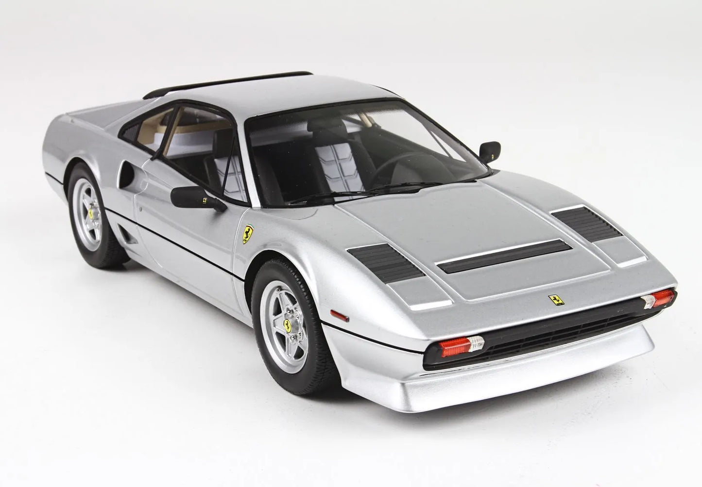 Ferrari 208 GTB Turbo Con Vetrina