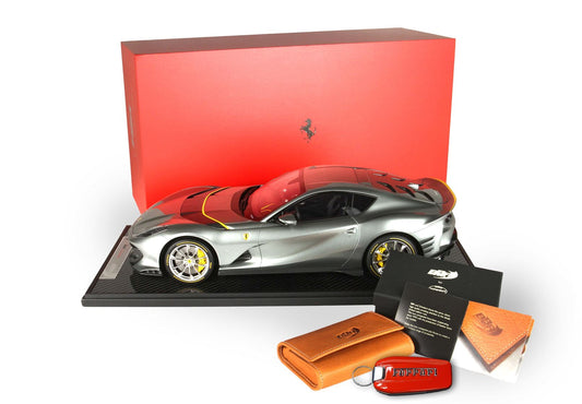 BBRModels - 1/12 Ferrari 812 Competizione 2021 Grigio Coburn Portachiavi Cuoio Schedoni incluso