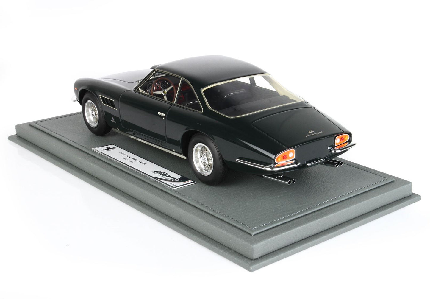 BBRModels - Ferrari 500 Superfast 1965 Serie II Verde Scuro  con Vetrinetta