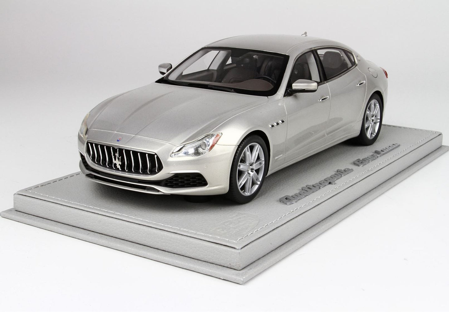 Quattroporte MY17 Gran Lusso Champagne Color 1/18