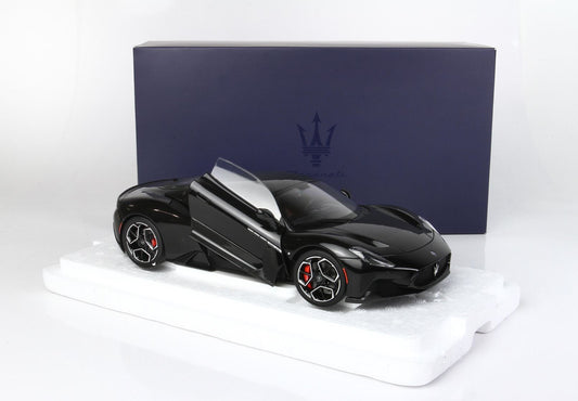 BBRModels - Maserati MC20 Nero Enigma 1/18 con vetrinetta