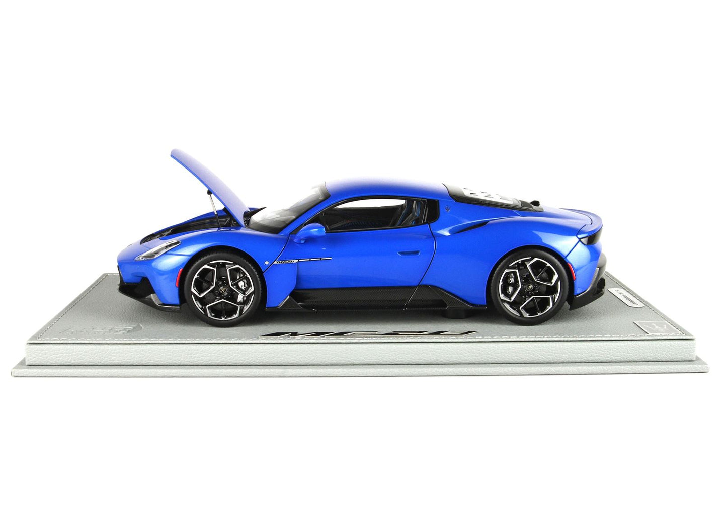 BBR-MODELS - 1/18 - Maserati MC20 Blu Infinito - Confezione con vetrina inclusa nel prezzo