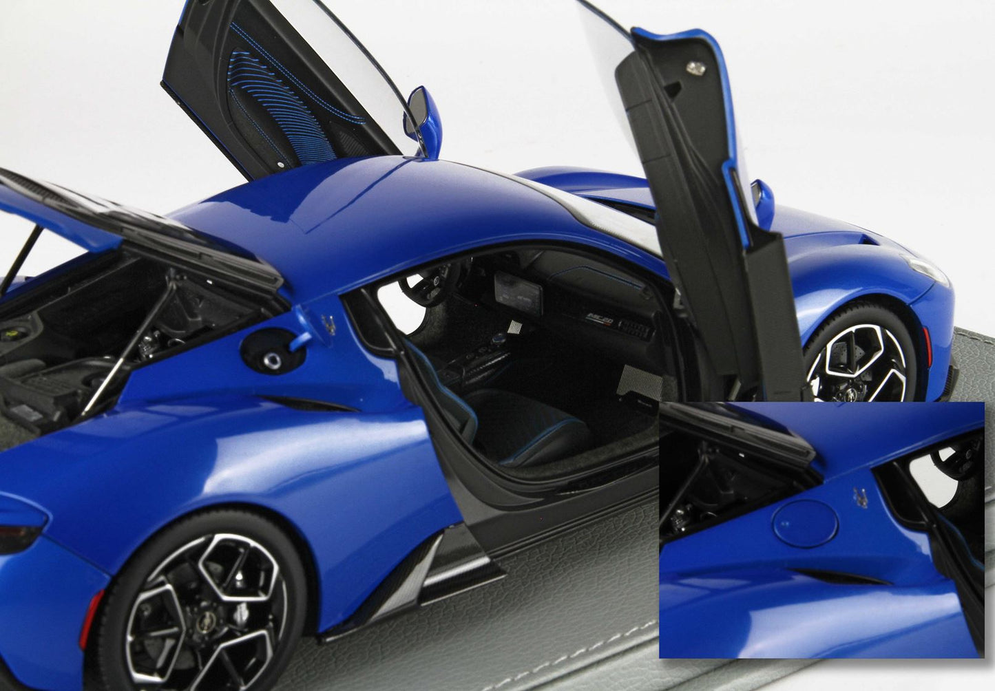 BBR-MODELS - 1/18 - Maserati MC20 Blu Infinito - Confezione con vetrina inclusa nel prezzo