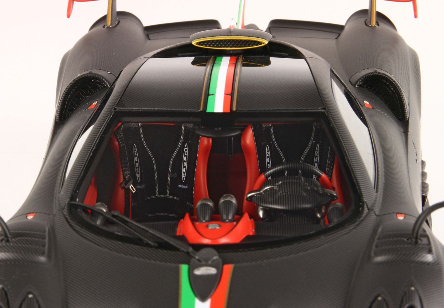 Pagani Imola 2020 Full Carbon Fibre 1/18 con Vetrinetta