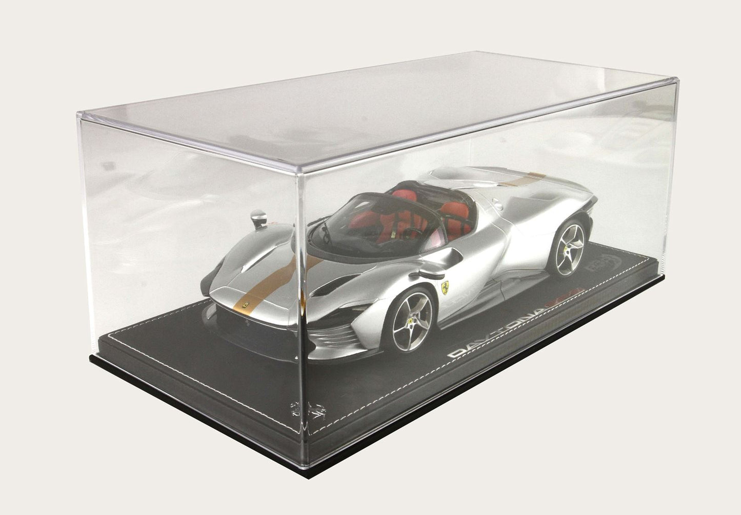 BBR-MODELS - 1/18 Ferrari SP3 Daytona argento Nurburgring con vetrinetta inclusa