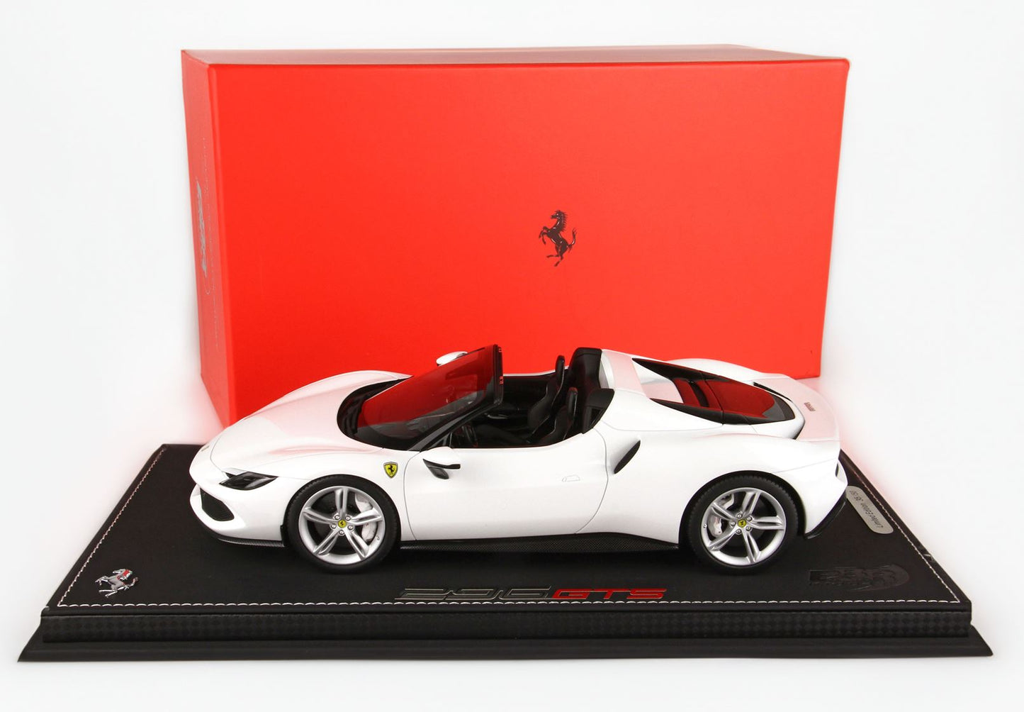 Ferrari 296 GTS Bianco Cervino 1/18