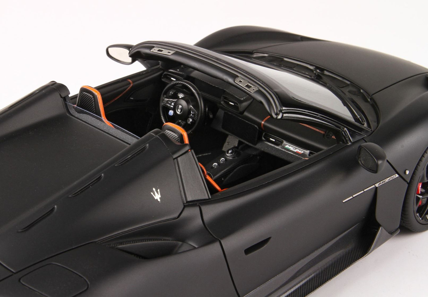 BBR-MODELS - 1/18 - MASERATI - MC20 CIELO SPIDER 2022 - CON VETRINA - MATT BLACK