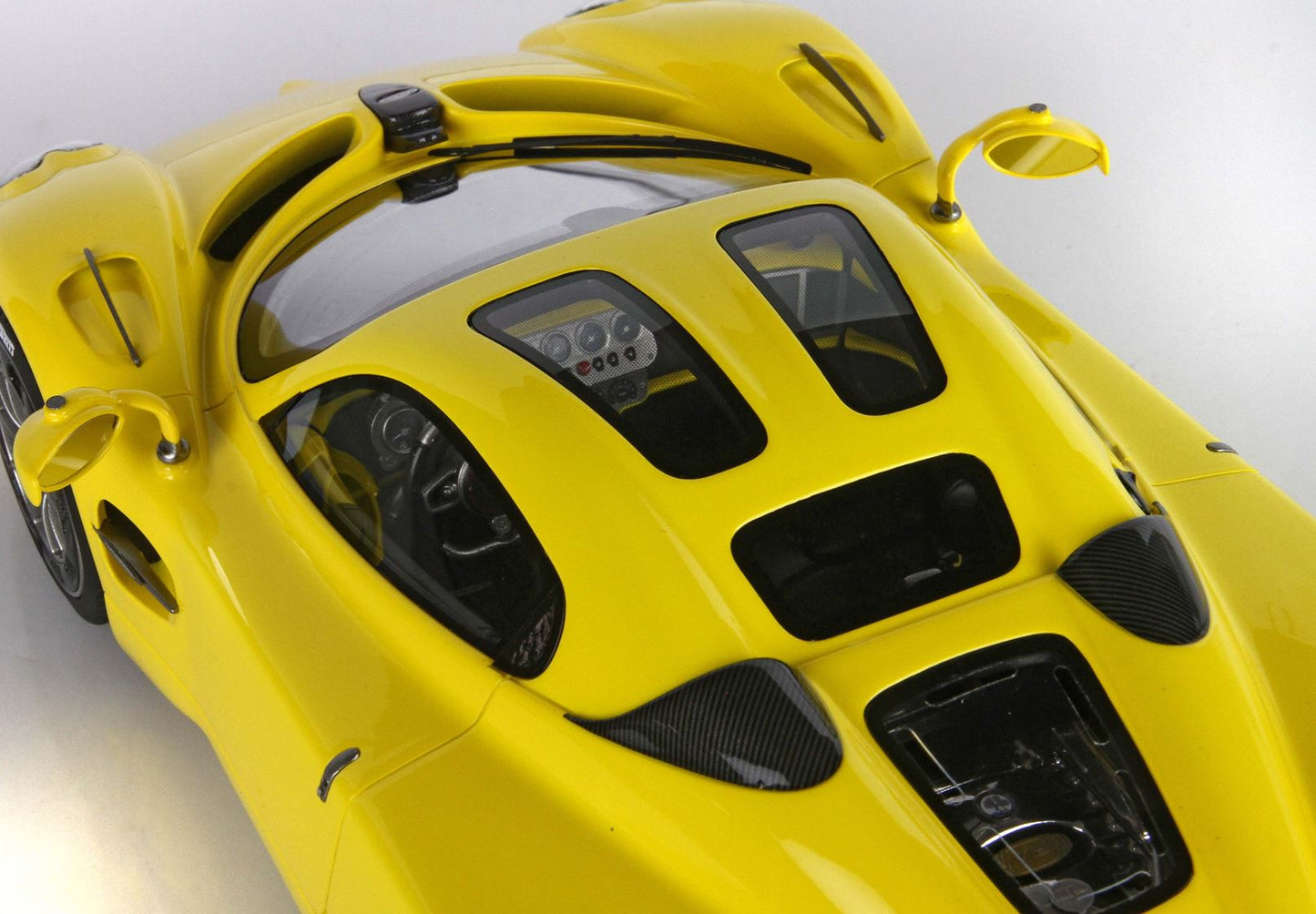 BBRModels - Pagani Utopia Giallo Vetrinetta inclusa