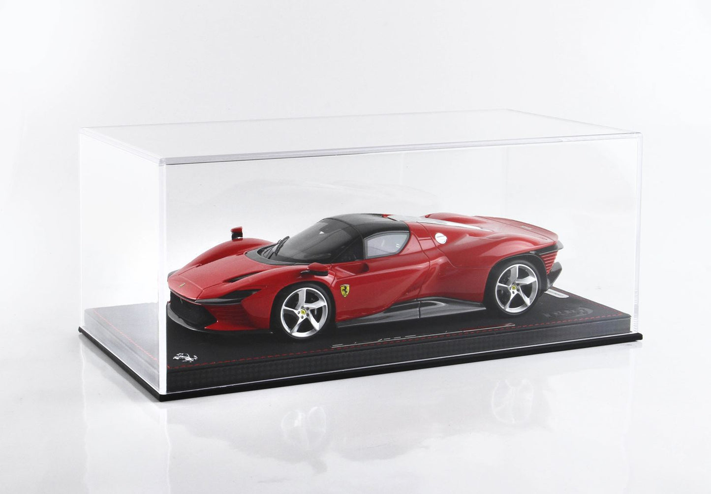 BBR MODELS - Ferrari Daytona SP3 Icona series tetto chiuso - Rosso Corsa 322 + Vetrinetta