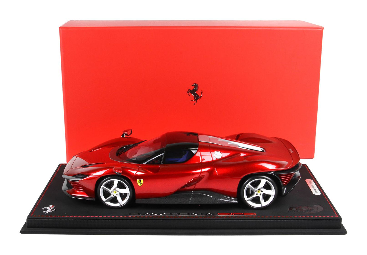 BBRModels - Ferrari Daytona SP3 Serie Icona Tetto chiuso - Rosso Magma con vetrinetta