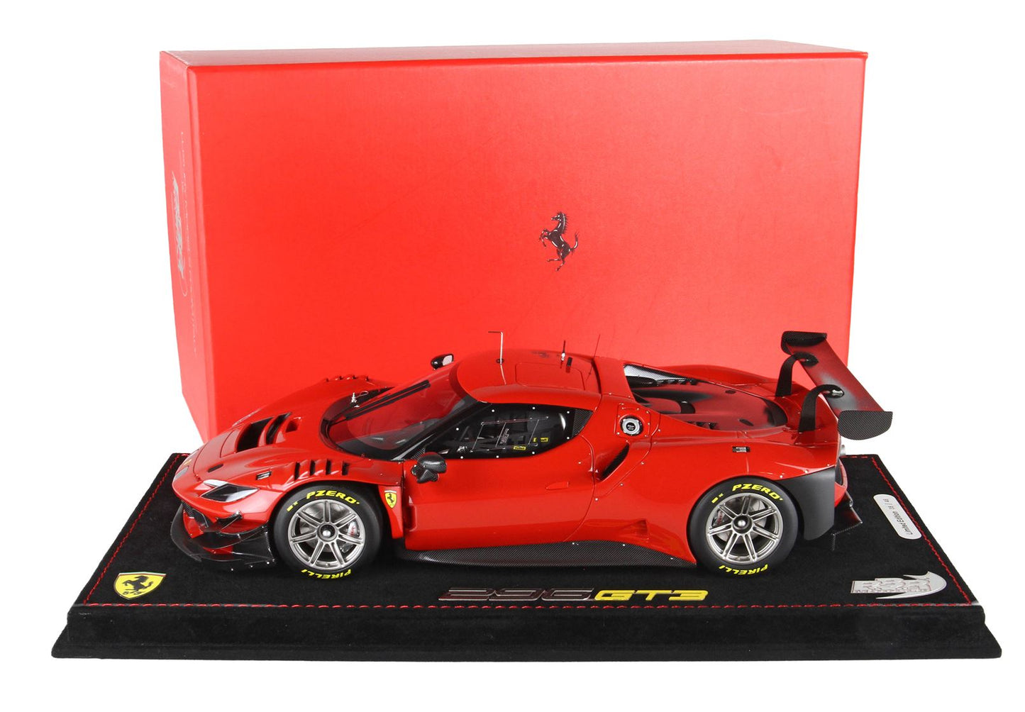 BBR-MODELS - 1/18 Ferrari 296 GT3 2022 Rosso Magma  con Vetrinetta