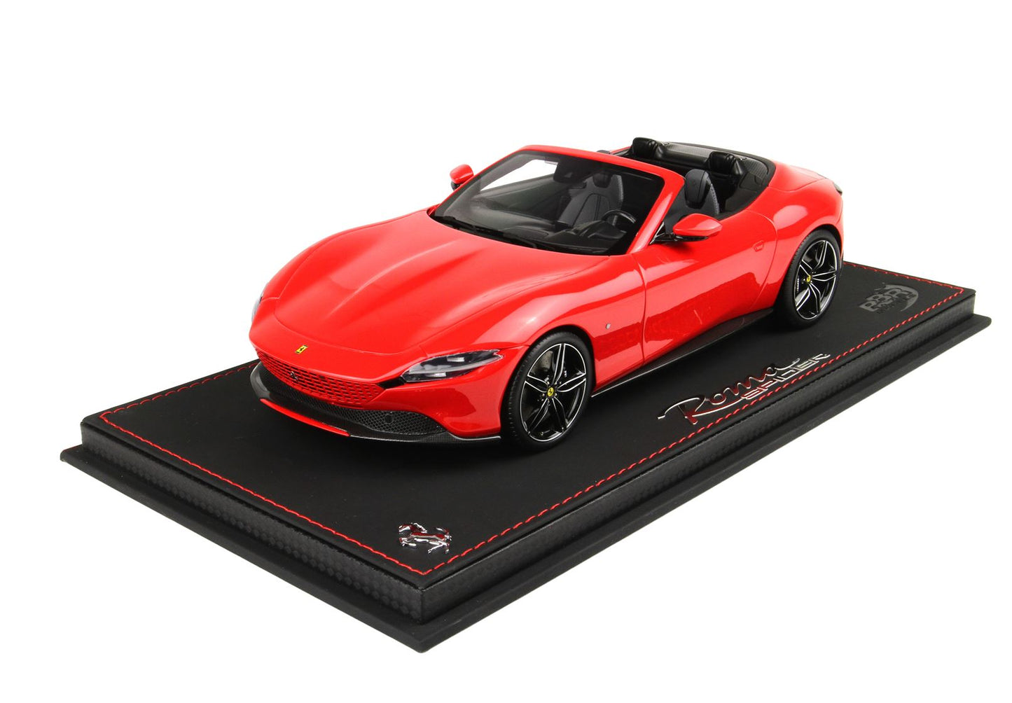 BBRModels - Ferrari Roma Spider Tetto Aperto Rosso Corsa 322 -ruote diamantate -nero lucido con Vetrinetta inclusa