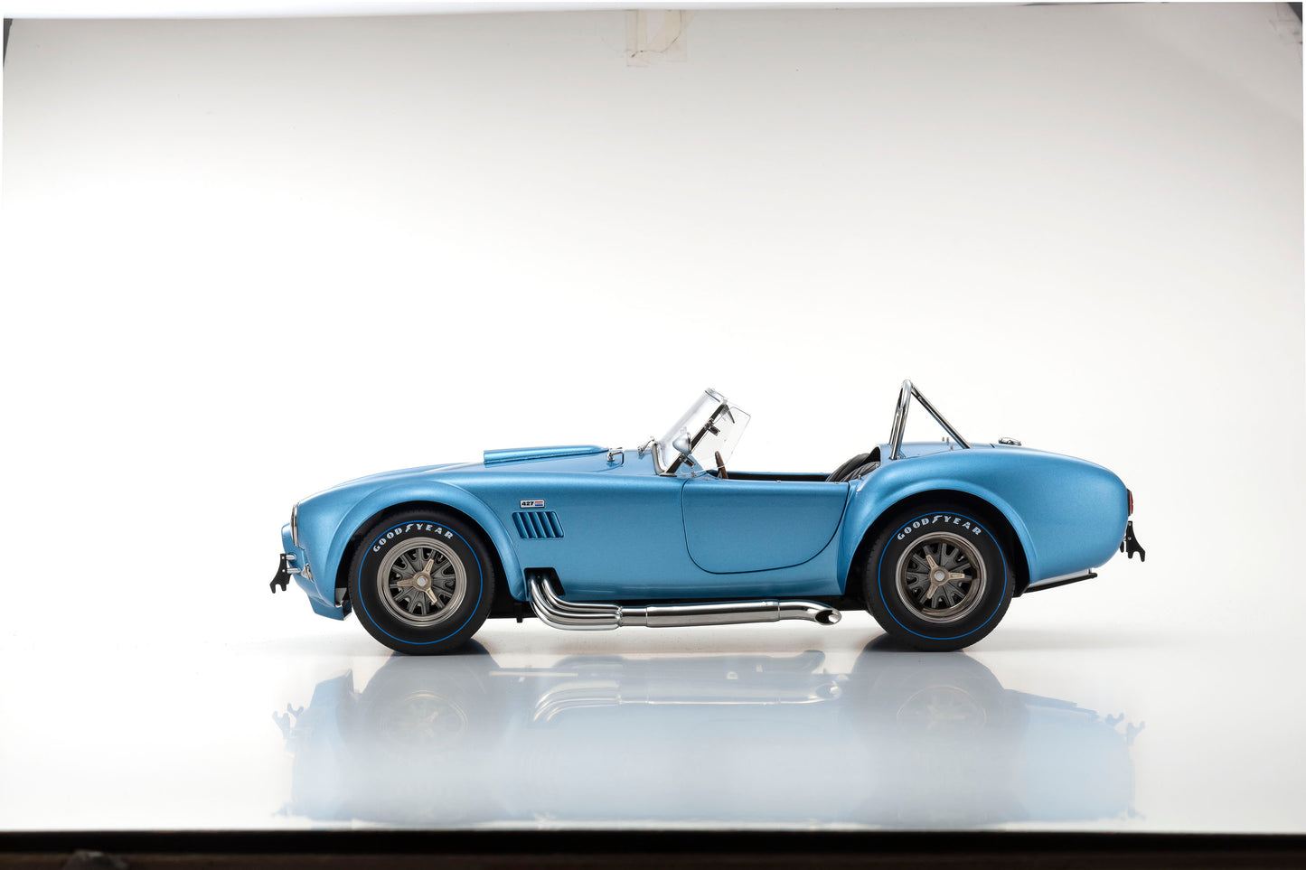 Kyosho Shelby Cobra 427S/C 1/12