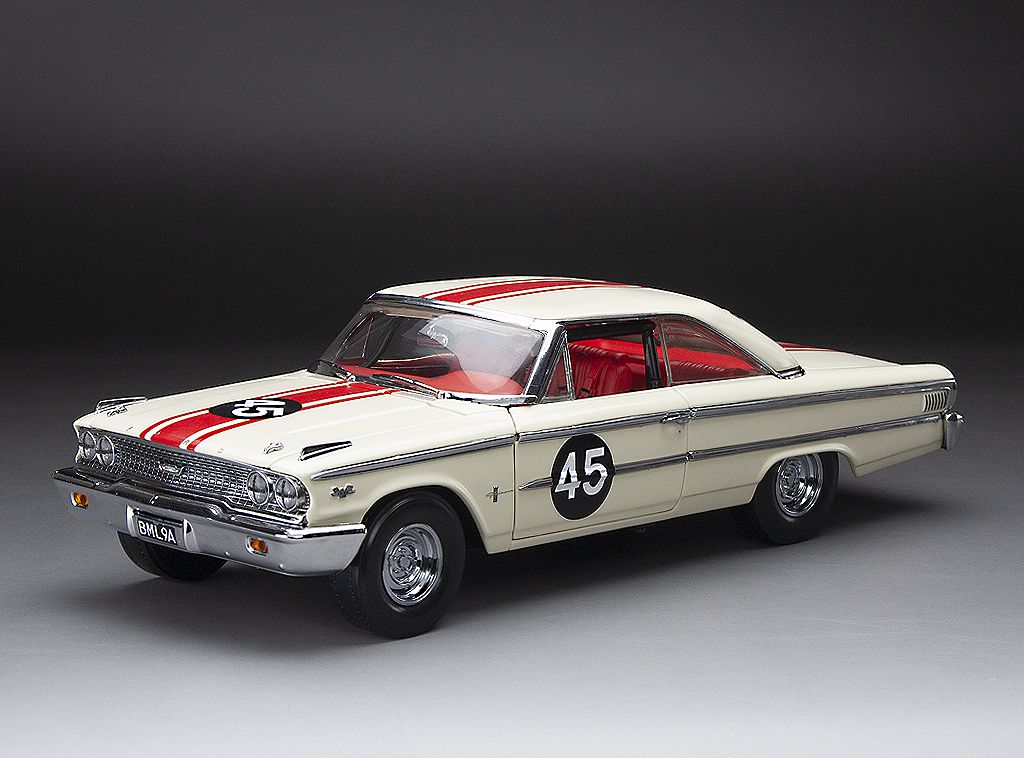 Sun Star Ford Galaxie 500/XL 1963 - #45 Jack Sears-Winner 1963 British Saloon Car Championship (Limited Edition 999pcs) 1/18